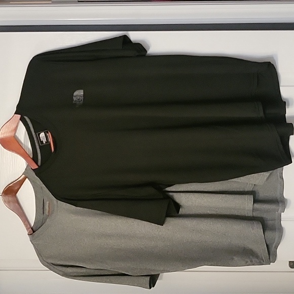 7 Men's Fitness Shirts - GUC - 2 XL North Face - 2 L Nike - 3 UA (1 M, 2 XL) - Picture 2 of 7